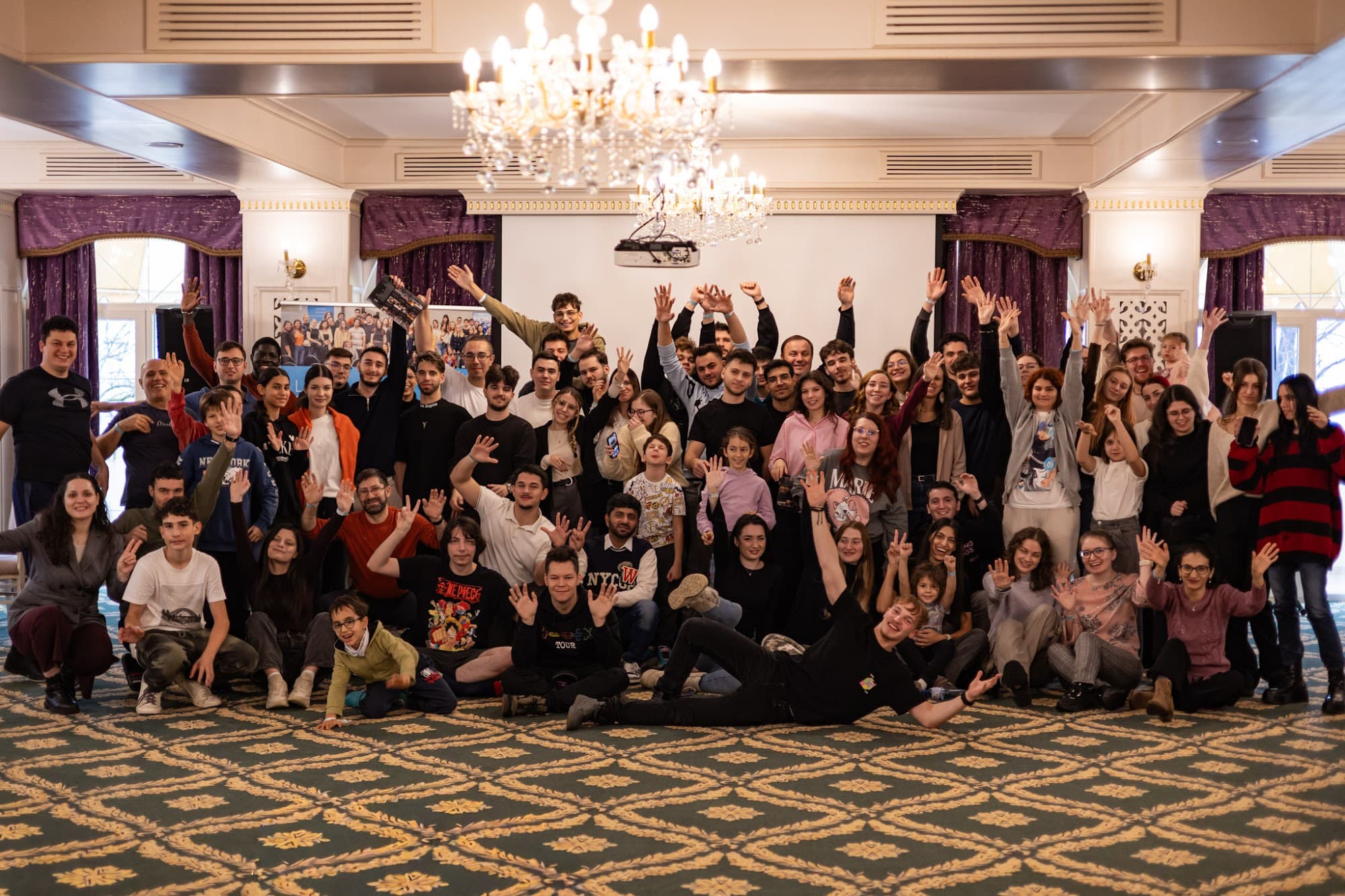 Comunitatea LDM în fotografia de grup de la teambuildingul din noiembrie 2025